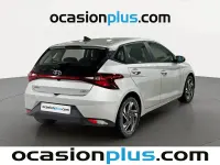 Usado Hyundai i20 100 CV (73 kW) 2022 Gris Utilitario