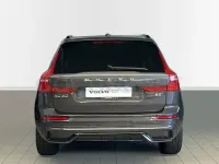 Usado Volvo XC60 Plus 250 CV (183 kW) 2025 Gris / plata SUV