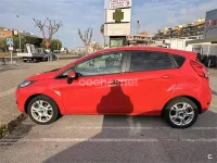 Usado Ford Fiesta Trend 82 CV (60 kW) 2013 Rojo Berlina