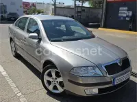 Usado Skoda Octavia Elegance 140 CV (102 kW) 2008 Gris / plata Berlina