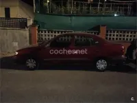 Usado Renault Mégane 75 CV (55 kW) 1998 Granate Berlina