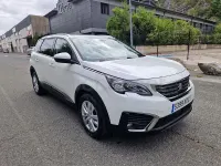 Usado Peugeot 5008 Allure 130 CV (95 kW) 2017 Blanco Monovolumen