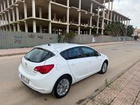 Usado Opel Astra Excellence 110 HP (80 kW) 2015 Branco Sedan