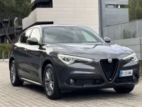 Usado Alfa Romeo Stelvio Sprint 190 CV (139 kW) 2022 Plateado SUV