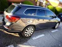 Usado Opel Astra Excellence 130 CV (95 kW) 2013 Marrón Familiar