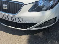 Usado Seat Ibiza Reference 85 CV (62 kW) 2010 Blanco Berlina