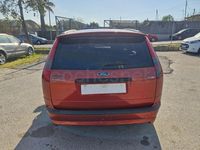 Usado Ford Focus Trend 115 CV (84 kW) 2006 Granate Familiar