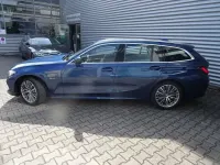 Usado BMW 330e 292 CV (214 kW) 2023 Azul Familiar