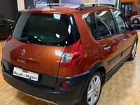 Usado Renault Scénic II 130 CV (95 kW) 2008 Granate Monovolumen