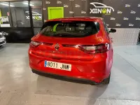 Usado Renault Mégane IV Intens 100 CV (73 kW) 2016 Rojo Berlina
