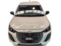 Usado Peugeot 208 Allure 100 CV (73 kW) 2025 Blanco Utilitario