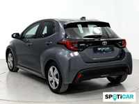 Usado Toyota Yaris Hybrid Active 116 CV (85 kW) 2024 Gris Berlina
