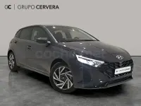Usado Hyundai i20 100 CV (73 kW) 2025 Gris / plata Utilitario