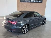 Usado Audi A3 S-Line 150 CV (110 kW) 2018 Gris / plata Berlina