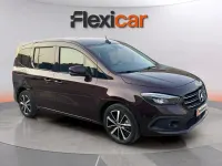 Usado Mercedes T180 116 CV (85 kW) 2022 Granate Monovolumen