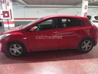 Usado Hyundai i30 90 CV (66 kW) 2015 Rojo Berlina