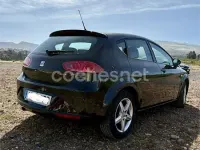 Usado Seat Leon Reference 105 CV (77 kW) 2013 Negro Berlina