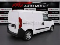 Usado Fiat Doblò Pop 95 CV (69 kW) 2022 Blanco Monovolumen