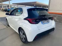 Usado Toyota Yaris Active 116 CV (85 kW) 2025 Blanco Utilitario