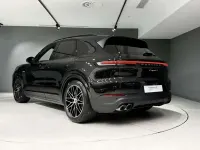 Usado Porsche Cayenne 519 CV (381 kW) 2024 Negro SUV