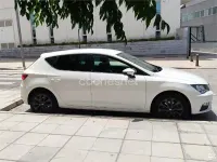 Usado Seat Leon Style 130 CV (95 kW) 2020 Blanco Berlina