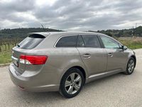 Usado Toyota Avensis Comfort 124 CV (91 kW) 2015 Gris / plata Familiar