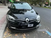 Usado Renault Mégane III Bose Edition 110 CV (80 kW) 2014 Negro Berlina