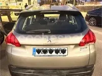 Usado Peugeot 2008 Allure 110 CV (80 kW) 2015 Beige SUV