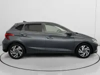 Usado Hyundai i20 101 CV (74 kW) 2024 Gris Utilitario