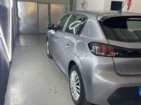 Usado Peugeot 208 Allure 100 CV (73 kW) 2020 Gris / plata Utilitario