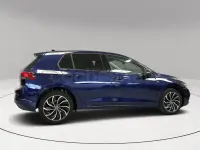 Usado VW Golf VIII 110 CV (80 kW) 2024 Azul Berlina