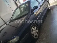 Usado Renault Laguna 110 CV (80 kW) 1999 Azul Berlina