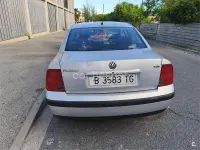 Używany VW Passat 90 KM (66 kW) 1997 Szary Sedan/Limuzyna