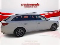 Usado Seat Leon Style 150 CV (110 kW) 2022 Blanco Familiar