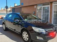 Usado Opel Astra Selective 110 CV (80 kW) 2012 Negro Berlina