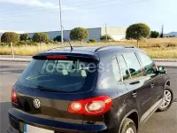 Usado VW Touran 140 CV (102 kW) 2010 Negro Monovolumen