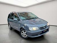 Usado Hyundai Trajet GLS 112 CV (82 kW) 2007 Gris Monovolumen