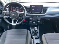 Usado Kia Stonic 100 CV (73 kW) 2021 Blanco SUV