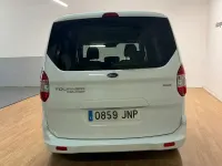 Usado Ford Tourneo Courier Trend 100 CV (73 kW) 2016 Blanco Monovolumen