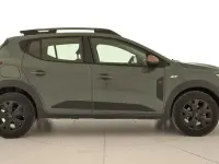 Usado Dacia Sandero Extreme 100 CV (73 kW) 2025 Verde Berlina