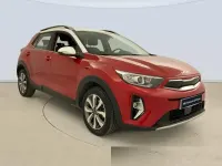 Usado Kia Stonic 120 CV (88 kW) 2022 Rojo SUV