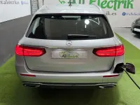 Usado Mercedes E300 306 CV (225 kW) 2019 Plateado Familiar