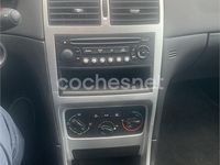 Usado Peugeot 307 90 CV (66 kW) 2007 Gris / plata Berlina