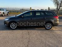 Usado Ford Focus Trend 125 CV (91 kW) 2018 Gris / plata Familiar