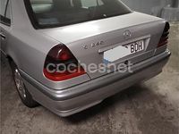 Usado Mercedes C240 Elegance 170 CV (125 kW) 2000 Gris / plata Berlina