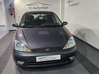 Usado Ford Focus Ambiente 99 CV (72 kW) 2004 Gris Berlina