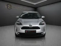 Usado Toyota Yaris Cross Active 116 CV (85 kW) 2024 Gris / plata SUV