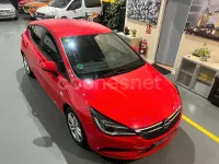Usado Opel Astra Selective 110 CV (80 kW) 2019 Granate Berlina