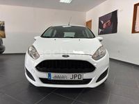 Usado Ford Fiesta Trend 75 CV (55 kW) 2016 Blanco Berlina