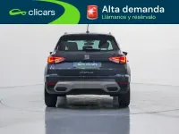 Usado Seat Arona Xperience 110 CV (80 kW) 2022 Gris / plata SUV